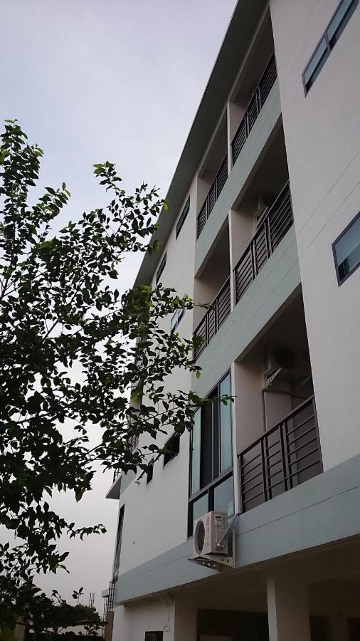 Nana Grand Aparthotel Phrae Exterior photo